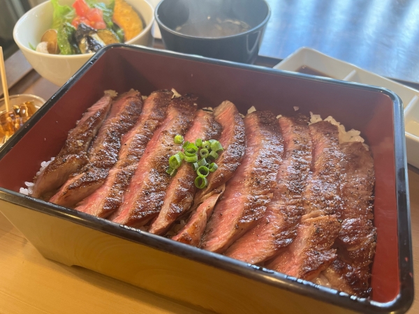 ステーキ重